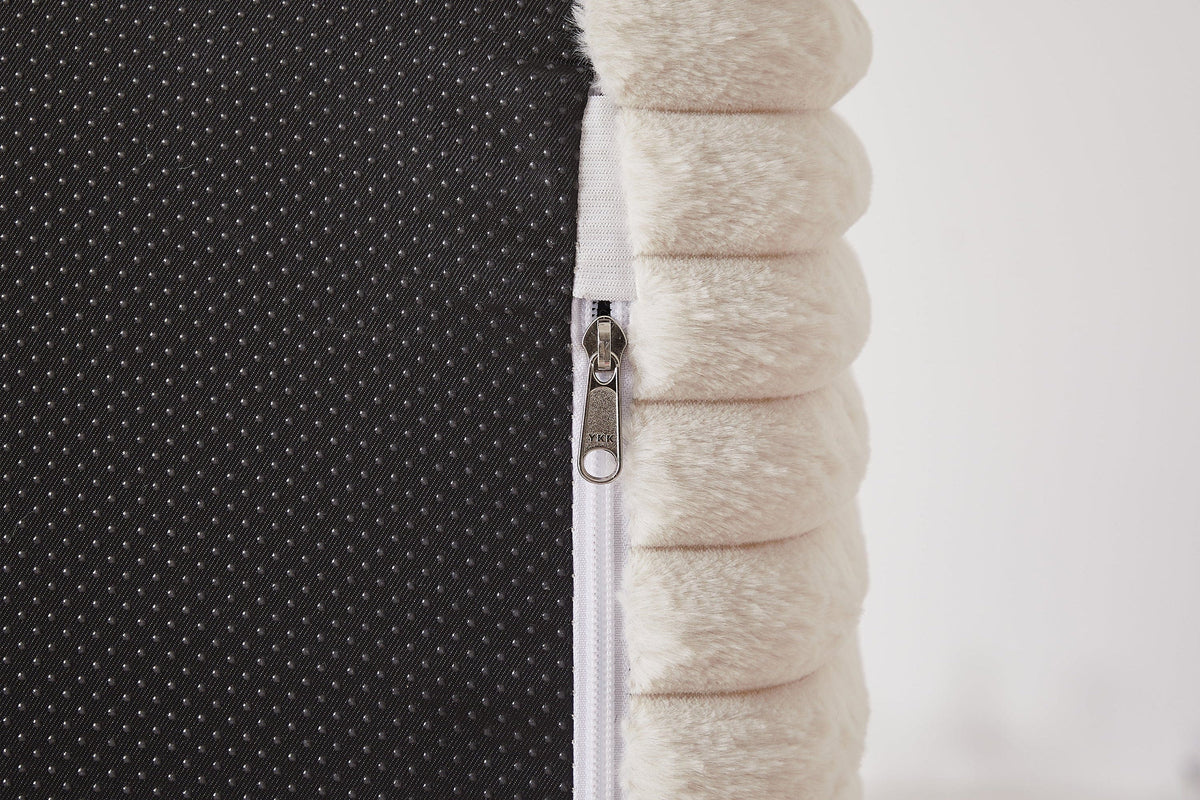 OPHELIA 55" Lounge Chair