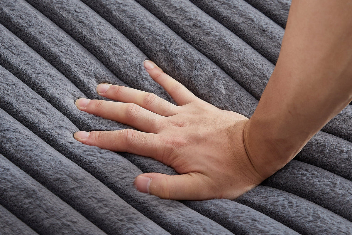 OPHELIA 49" Lounge Chair