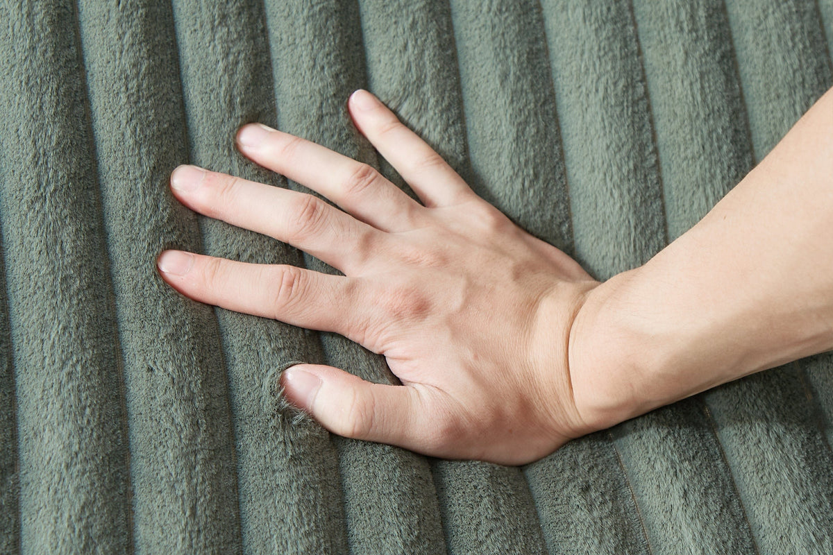 OPHELIA 55" Lounge Chair