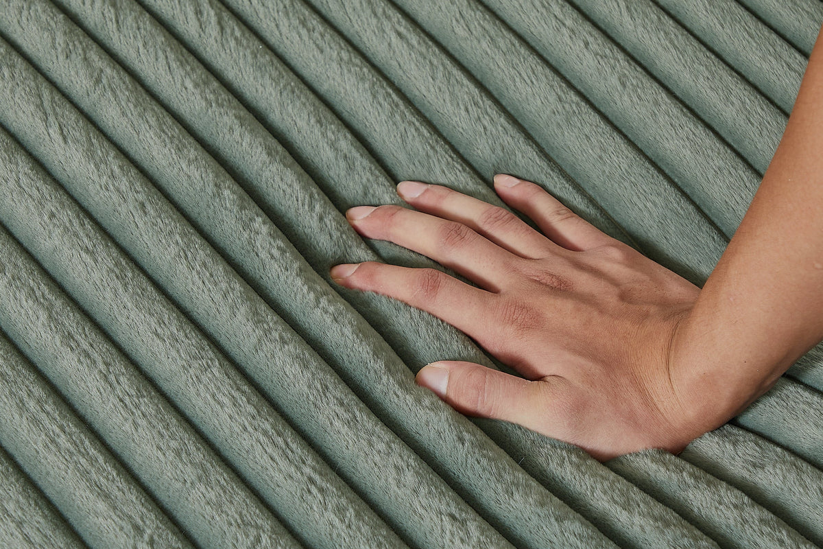 OPHELIA 87" Oversized Sofa