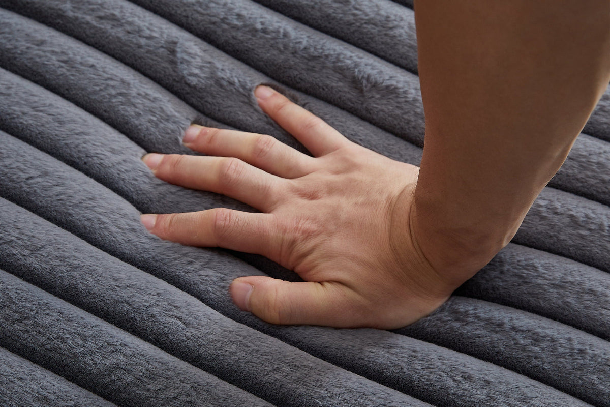 OPHELIA 49" Lounge Chair