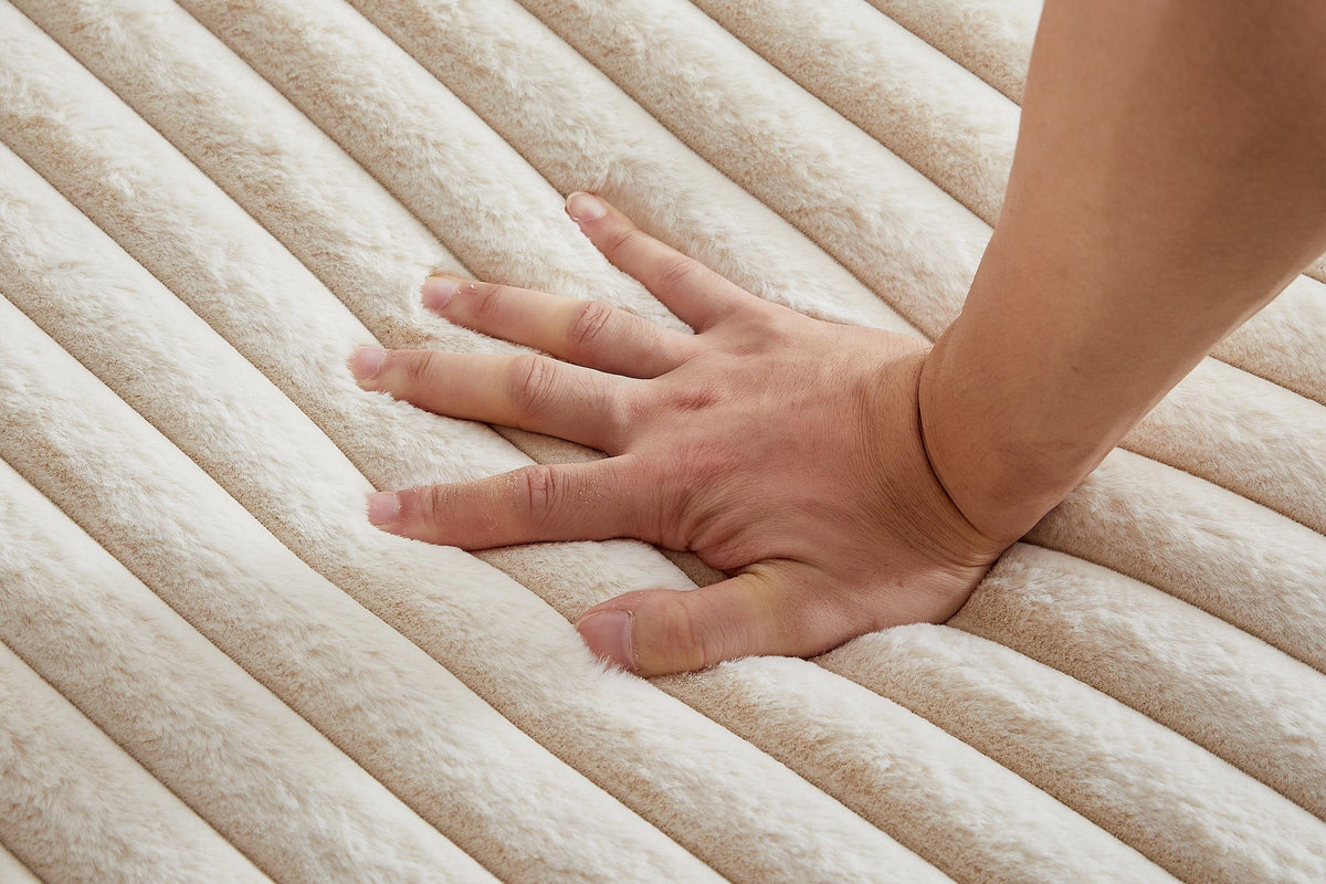 OPHELIA 49" Lounge Chair