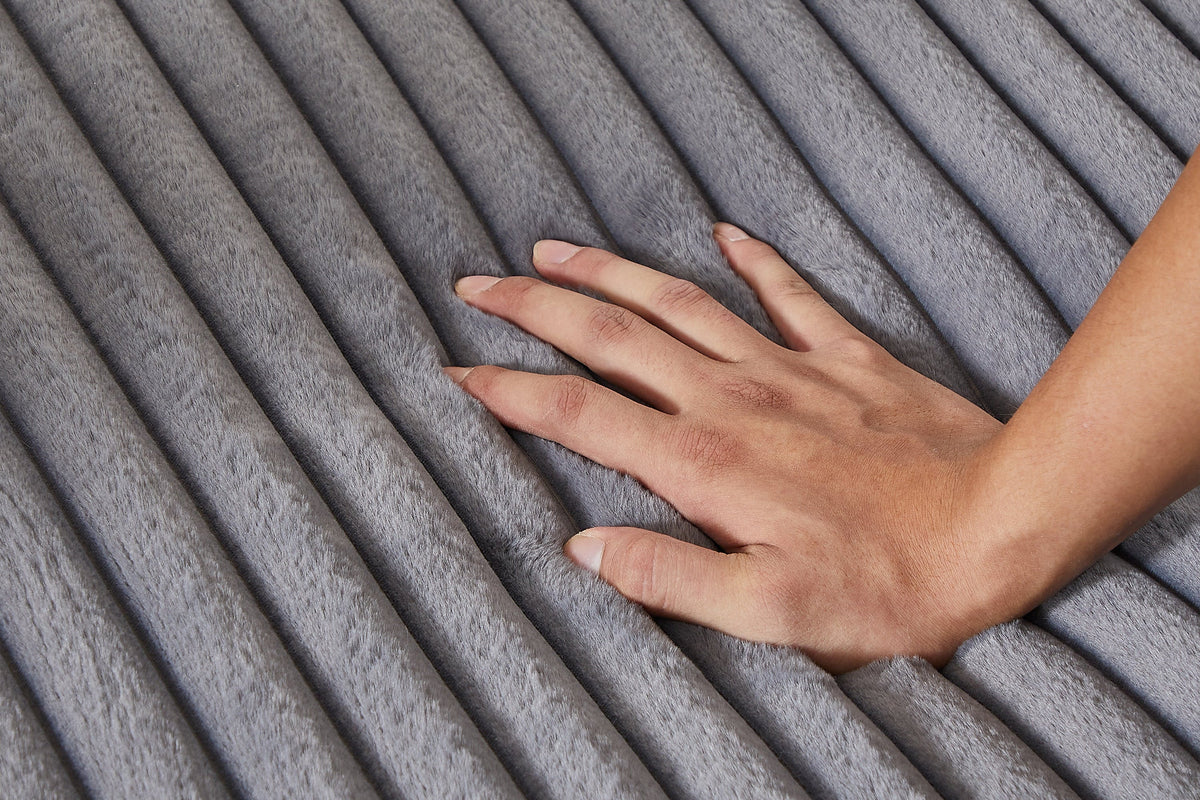 OPHELIA 87" Oversized Sofa